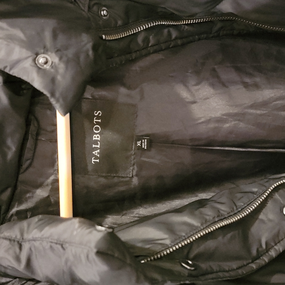 Talbots downed puffer coat. Black, faux fur lining removable.XL - Picture 7 of 8
